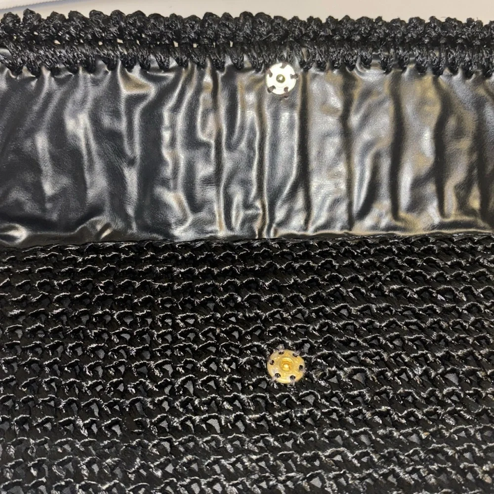 MR JONAS VINTAGE BLACK WOVEN CLUTCH BAG WITH SNAP CLOSURE GREAT CONDITION